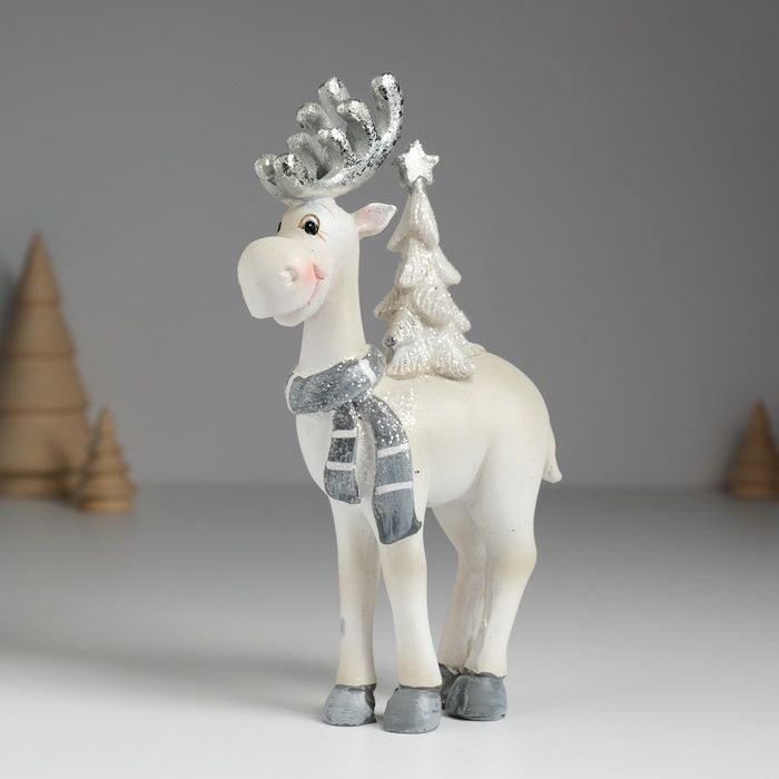 Игрушка новогодняя, "Олень с елкой" / 10х3х16,5, полистоун / Украшение на праздник